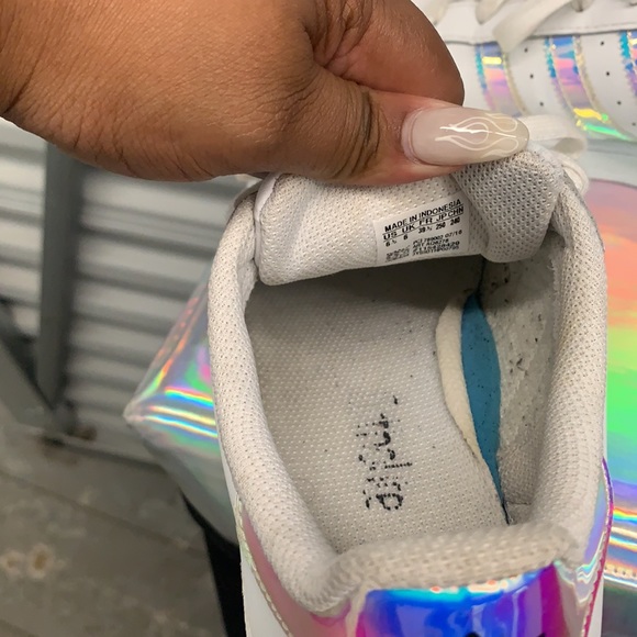 Holographic adidas - Picture 5 of 8